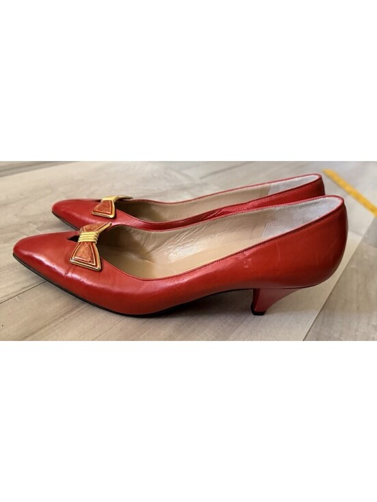 Bruno Magli Shoes - Bruno Magli Shoes Womens Sz 8.5 AAAA Red Leather Pointed Toe Pumps Italy Vtg Bow